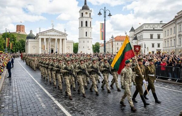 lietuvos kariuomenės diena vilniaus centre